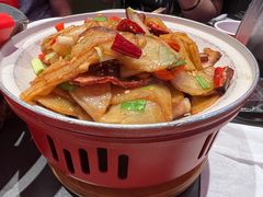 -金鱼盆32年水煮鱼·18秒辣椒炒肉(京西大悦城店)