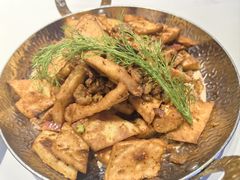 -清真·卡德尔大叔新疆主题餐厅(龙汇路店)