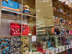 -VENCHI 闻绮(上海佛罗伦萨小镇店)