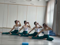 -亚太瑜伽普拉提学院