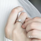 生日礼物变成男友定制的求婚钻戒，坐标成都