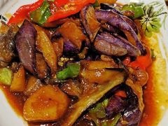 油焖地三鲜-吴越荣记苏州菜·松鼠桂鱼100%活鱼现做(斜塘老街店)