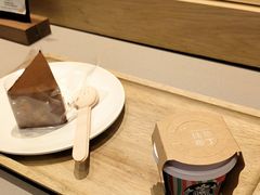 -星巴克臻选(上海中环广场2F店)
