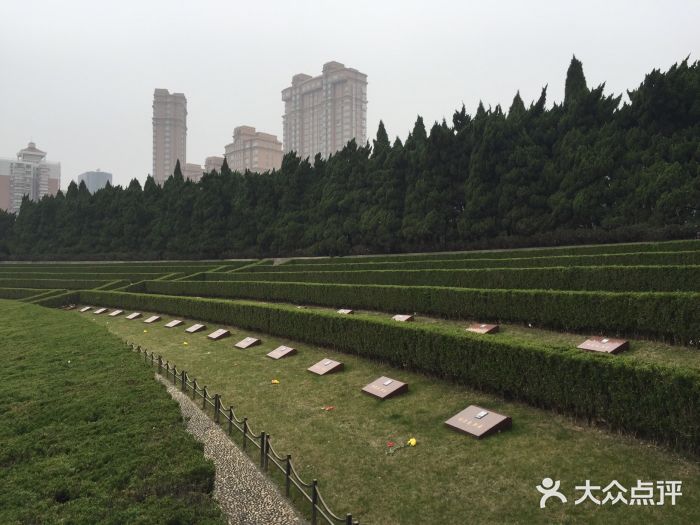 上海市龙华烈士陵园烈士墓图片