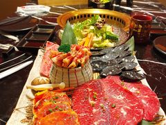 -山川小町·极番烧肉(新地假日广场店)