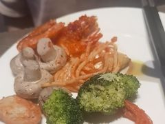 -大中华希尔顿酒店-念自助餐·嗨啤·小龙虾