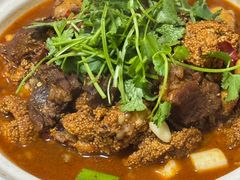 鱼籽烧牛肉-小鱼锅贴明光土菜