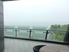 -上海滴水湖皇冠假日酒店