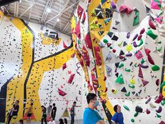 -问山MountQuest攀岩馆