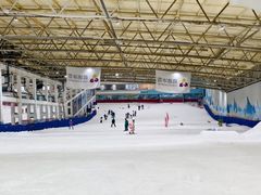 -乔波室内滑雪场