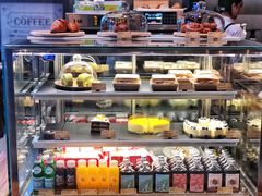 面包甜点陈列柜-DECAMERON十日谈(卓悦汇店)