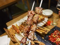 东北油边-聚串门儿·东北烧烤(信义坊店)