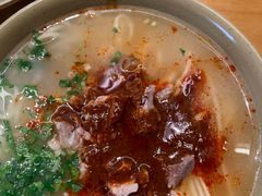 -亮亮面馆(经六路店)