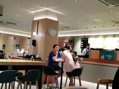 大堂-星巴克臻选(上海中环广场2F店)