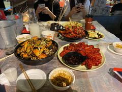 -巴厘龙虾·榜首油焖大虾(音乐学院·沿江酒馆店)