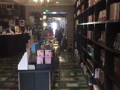 -钟书阁(松江泰晤士小镇店)