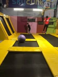 -飞跃蹦床乐园(南山科技园店)