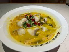 无刺酸菜鱼-渝是乎酸菜鱼·川渝小炒(新世界百货望京店)