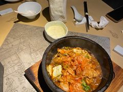 -穹六人间 people 6(岳阳路店)
