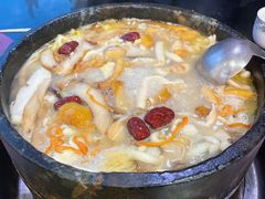 -南渝食府.墨脱石锅松茸鸡