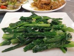 素炒油麦菜-覃记海鲜美食餐厅