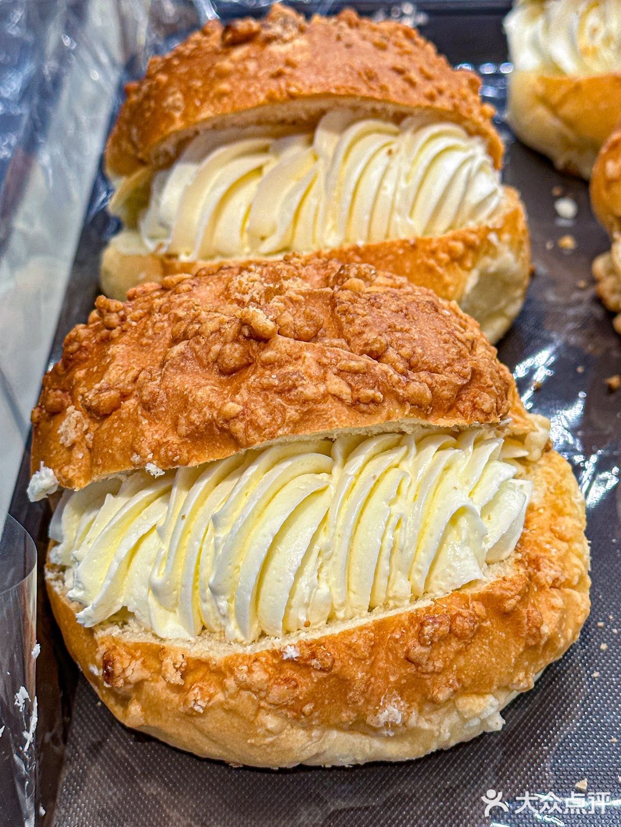 标题：新侨三宝乐面包店｜小时候的味道永不变~