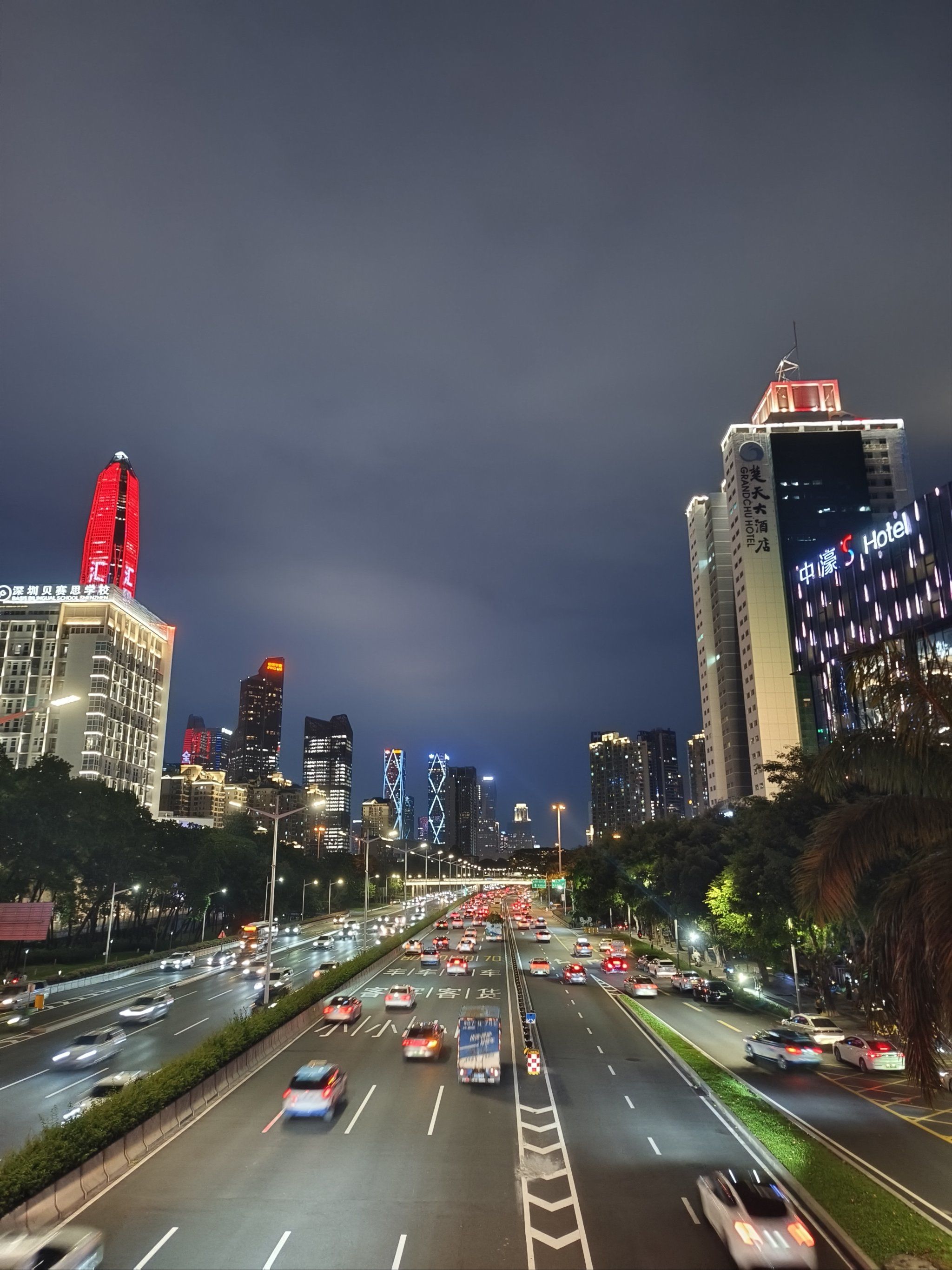 夜晚不经意的小惊喜深圳旅行偶遇村中人气咖啡屋