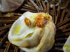 蟹粉小笼包-忆秦园小笼包(惠山古镇总店)