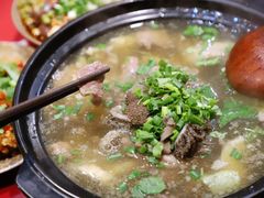 跷脚牛肉-谢老五跷脚牛肉·非遗传承店