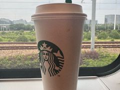 -星巴克(上海虹桥站2A检票口)
