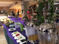 -西安大雁塔科技大学地铁站亚朵酒店