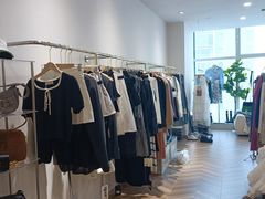 -眷顾自助服装工作室(中南金石国际广场A座店)
