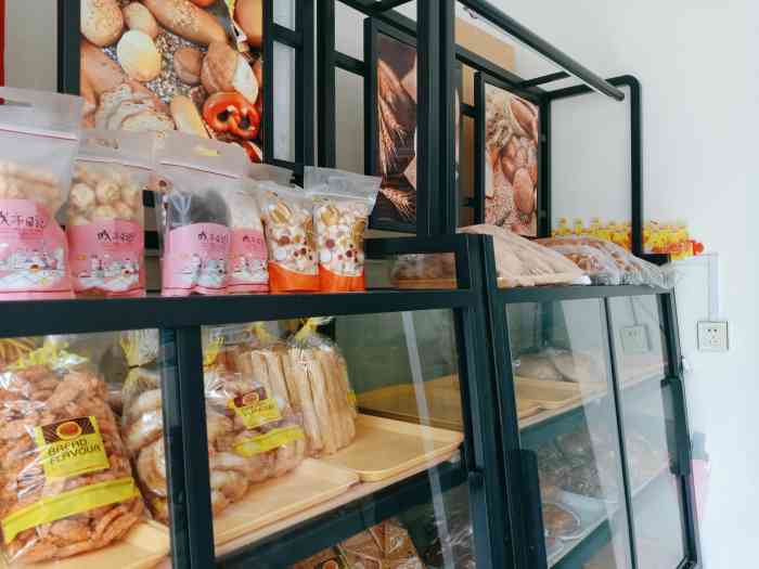 乐芙蛋糕屋(朝凤路店)-"做的很快,服务挺好,已经是第二次买了.