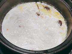 -洪氏嗨捞·广东猪肚鸡·椰子鸡火锅(西咸万象城店)