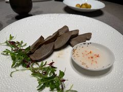 卤水狮头鹅鹅肝-虹潮荟·餐桌上的美食地理(太阳宫店)