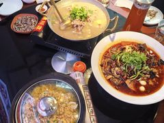 -川流不息·地道川菜·小龙虾(新松江路店)