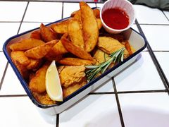 美式风味炸鸡翅配薯条-MIKAKU(万达广场上海宝山店)