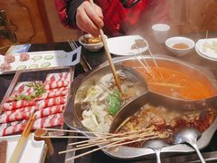 -百年川椒重庆老火锅(光谷店)