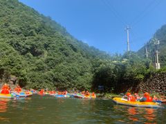 -安吉龙王山峡谷漂流