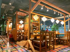 大堂-云海肴·汽锅鸡·云南菜(天山百盛优客店)