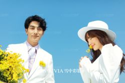 -雪中彩影婚纱摄影·微光艺术中心