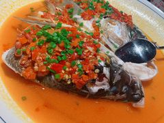 老坛剁椒蒸鲜活鱼头-老湘村·湖南土菜(天河维多利店)