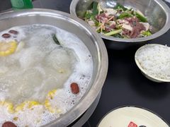 -周良天山牛杂城(天山路总店)