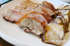 Three-Meat Platter: Crispy Pork, Roast Duck, Braised Pig Trotter