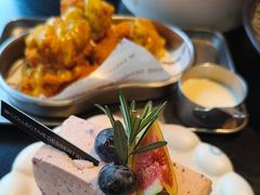 -W COLLECTIVE  DESSERT SHOP