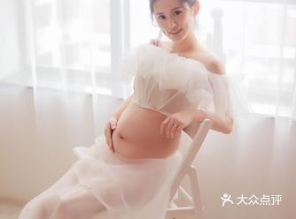 很多准妈妈是首次怀孕，这是人生之中的第一次挺着大肚子