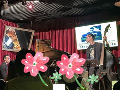 -东岸Cafe 爵士俱乐部