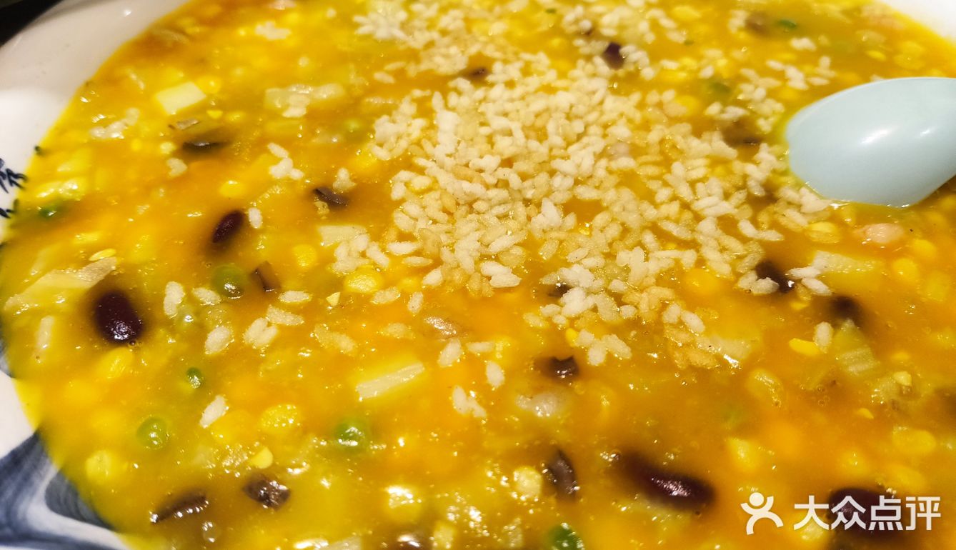 很少看到中午中餐等位的