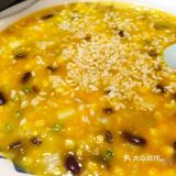 很少看到中午中餐等位的