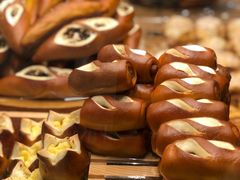 -Dough&Joe团憩(瑞虹天地月亮湾店)